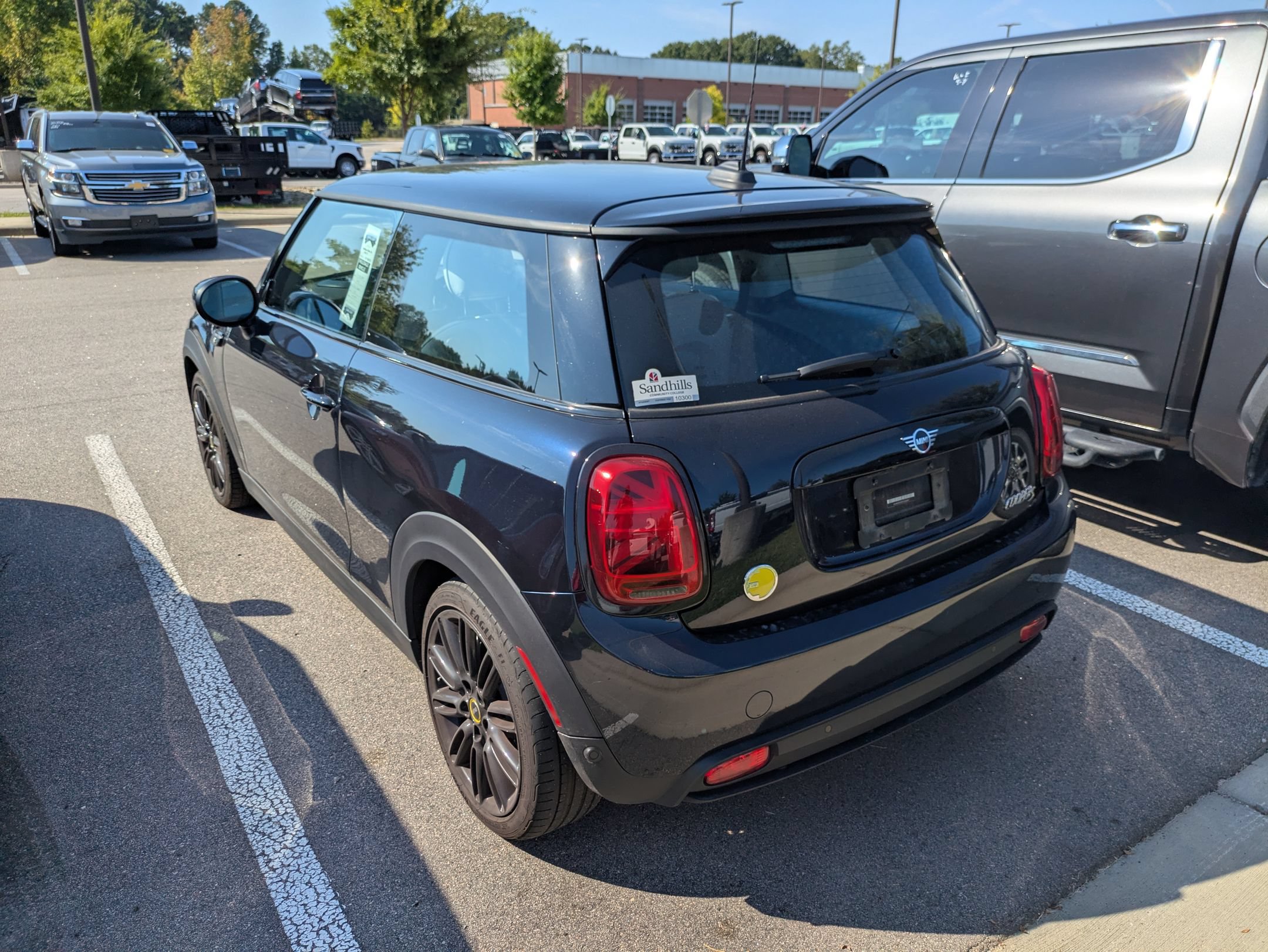 Used 2023 MINI Cooper SE FWD image 4