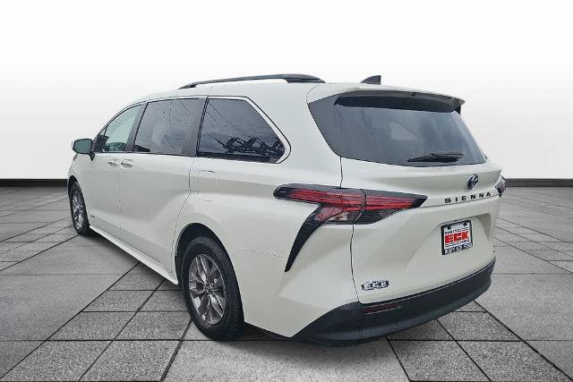 Used 2021 Toyota Sienna XLE w/ XLE Plus Package FWD image 7