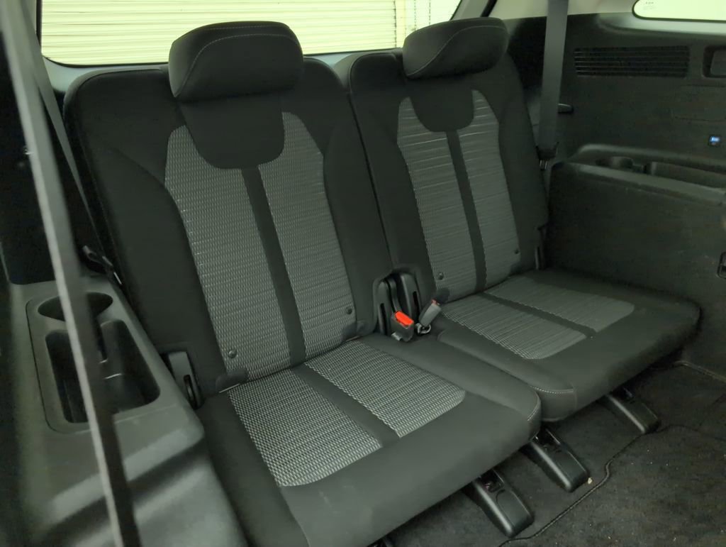 Used 2023 Kia Sorento LX image 19