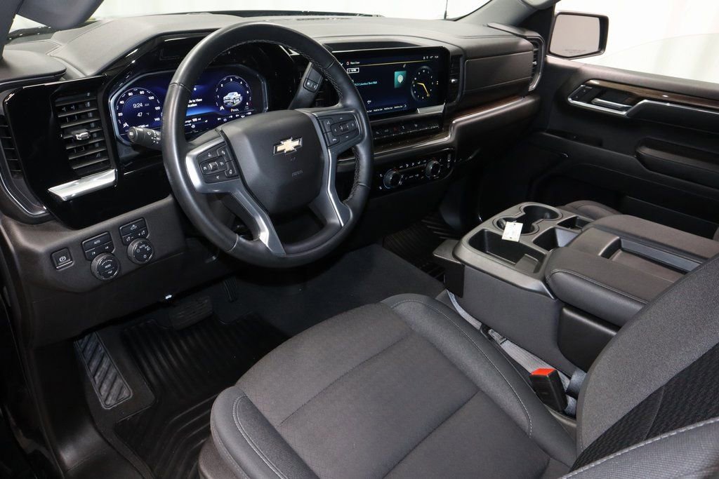 Used 2024 Chevrolet Silverado 1500 LT image 25