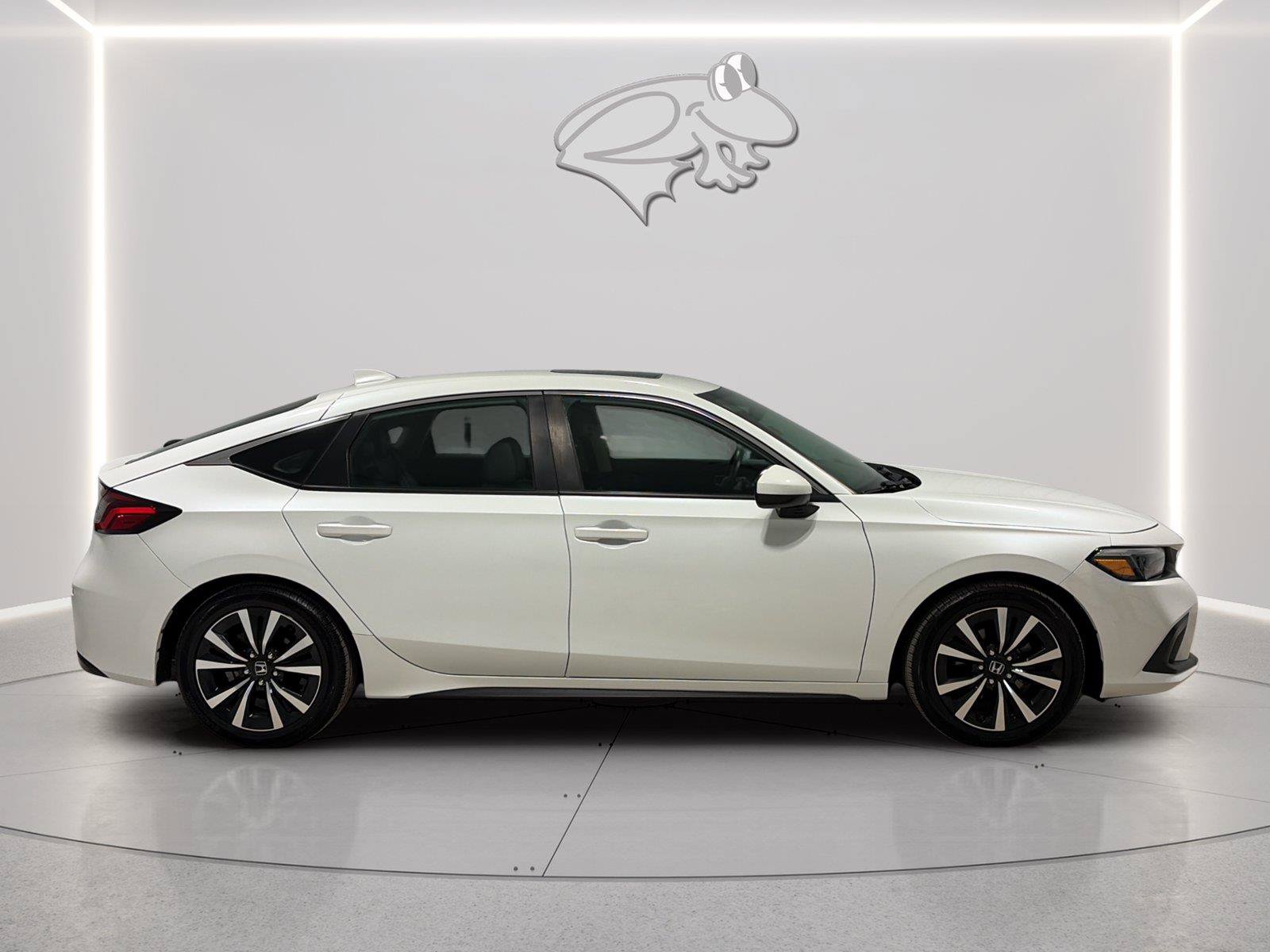 Used 2024 Honda Civic EX-L image 6