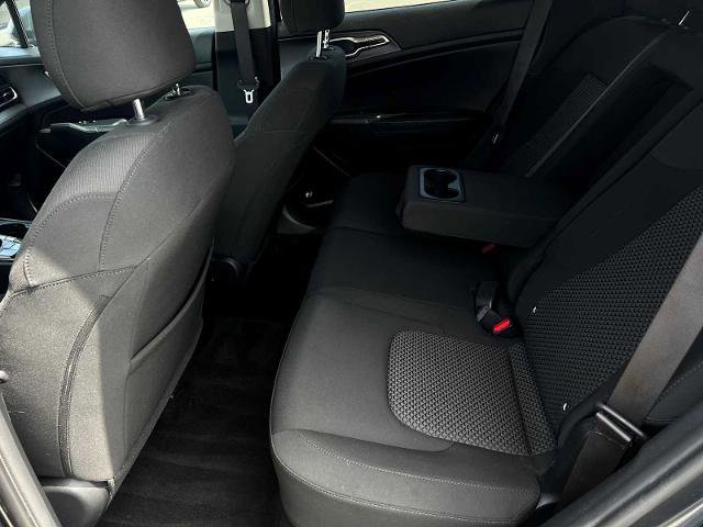 Used 2023 Kia Sportage LX image 11