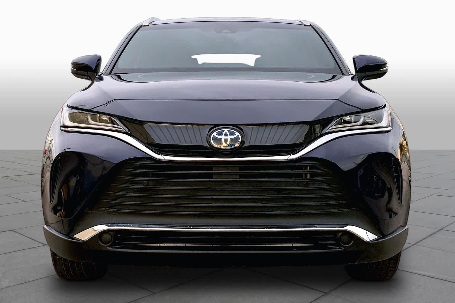 Used 2022 Toyota Venza XLE AWD/4WD image 4