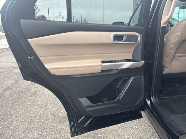 Certified 2022 Ford Explorer XLT w/ Equipment Group 202A image 12