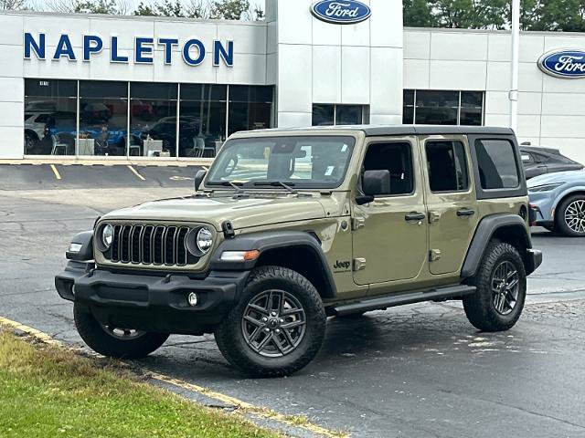 Used 2025 Jeep Wrangler Unlimited Sport AWD/4WD image 2