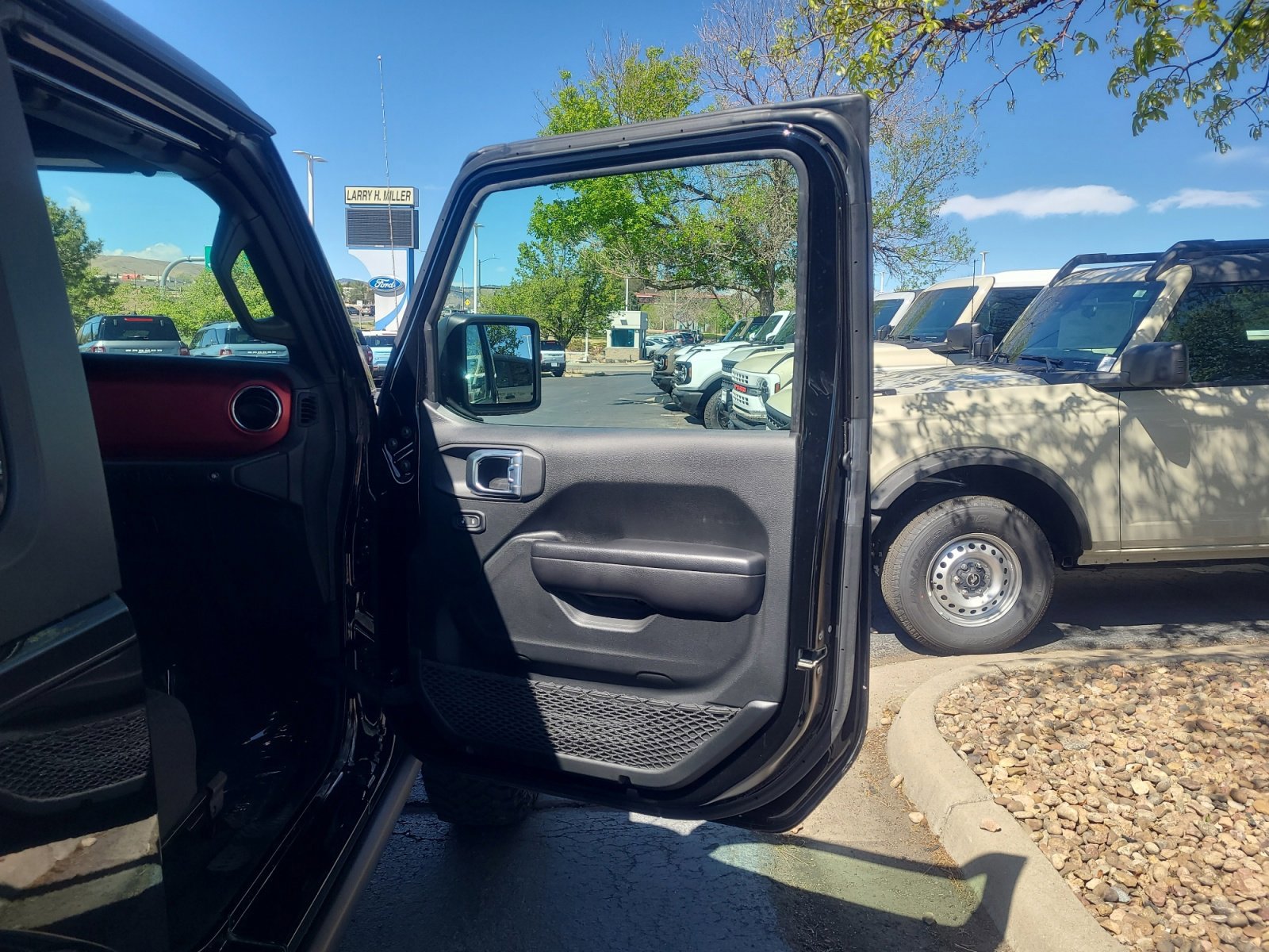 Used 2021 Jeep Wrangler Rubicon AWD/4WD image 16