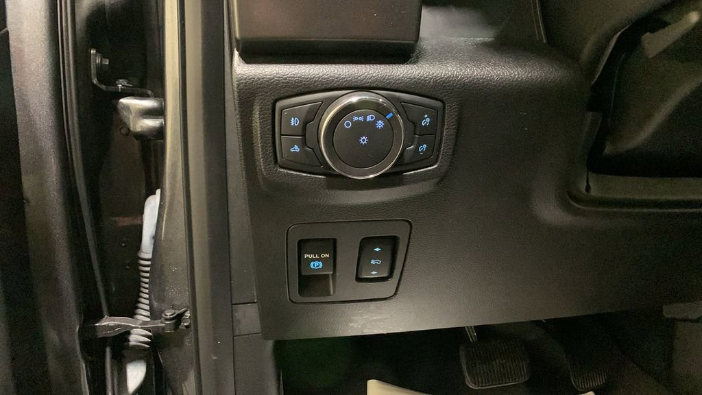 Certified 2018 Ford F150 XLT w/ Equipment Group 302A Luxury image 33