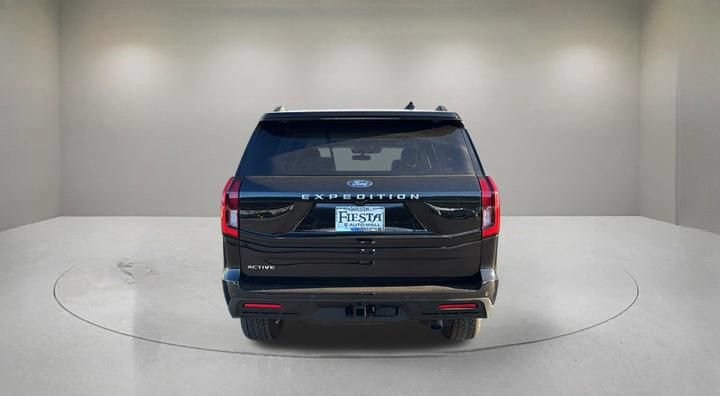 Certified 2025 Ford Expedition Active AWD/4WD image 3