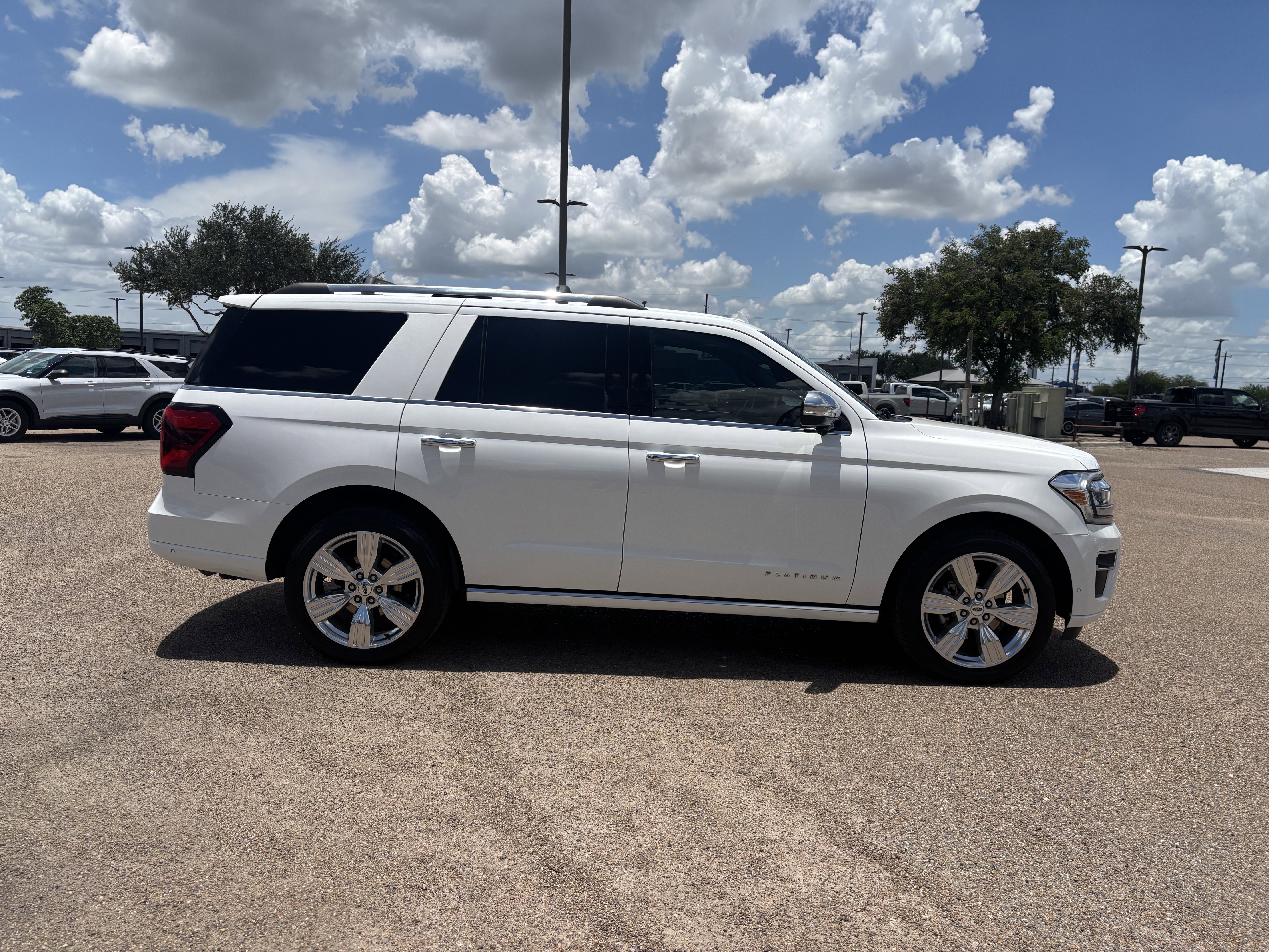 Certified 2024 Ford Expedition Platinum RWD image 4