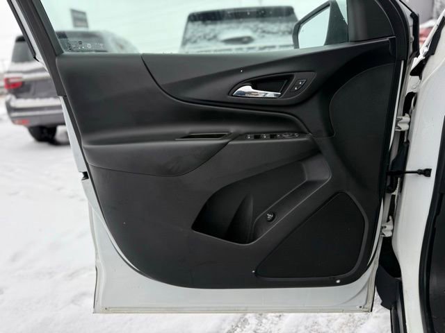 Used 2020 Chevrolet Equinox LT w/ Driver Convenience Package image 23