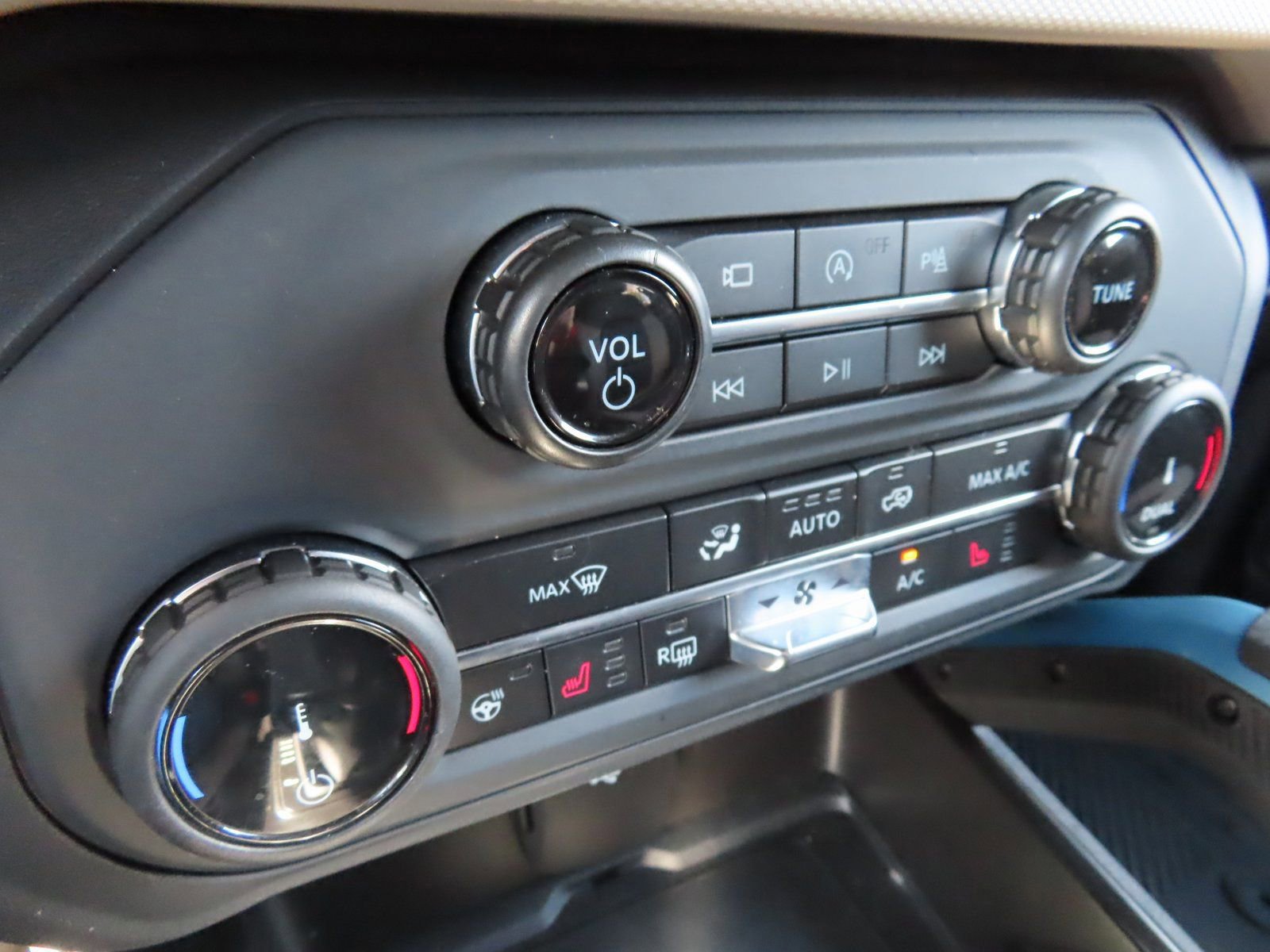 Certified 2022 Ford Bronco Wildtrak image 27