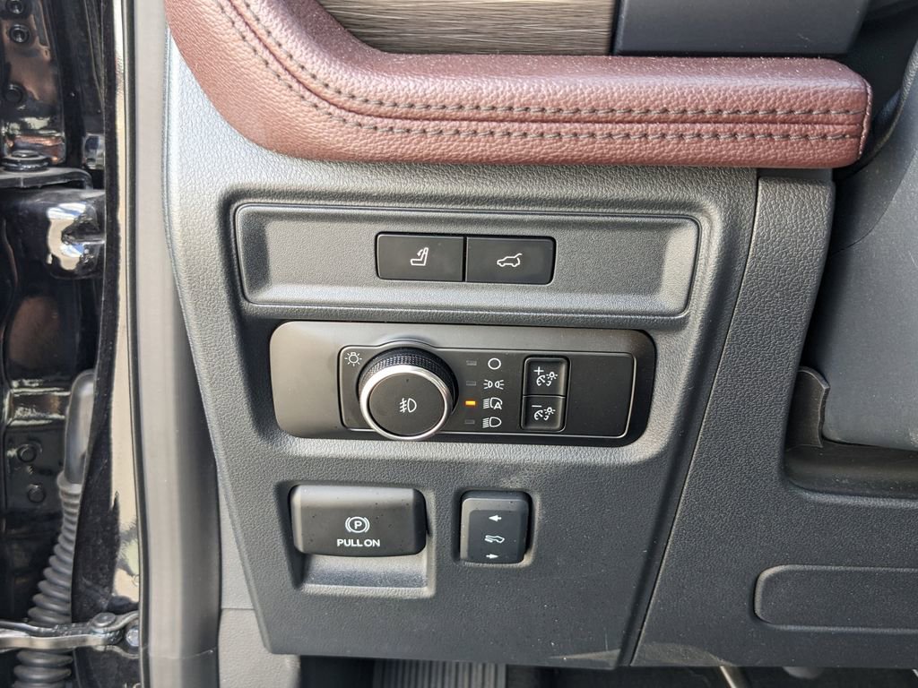 Certified 2024 Ford Expedition Limited image 24