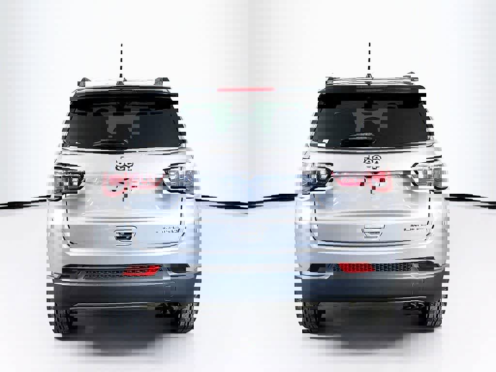 Used 2020 Jeep Compass Limited image 4