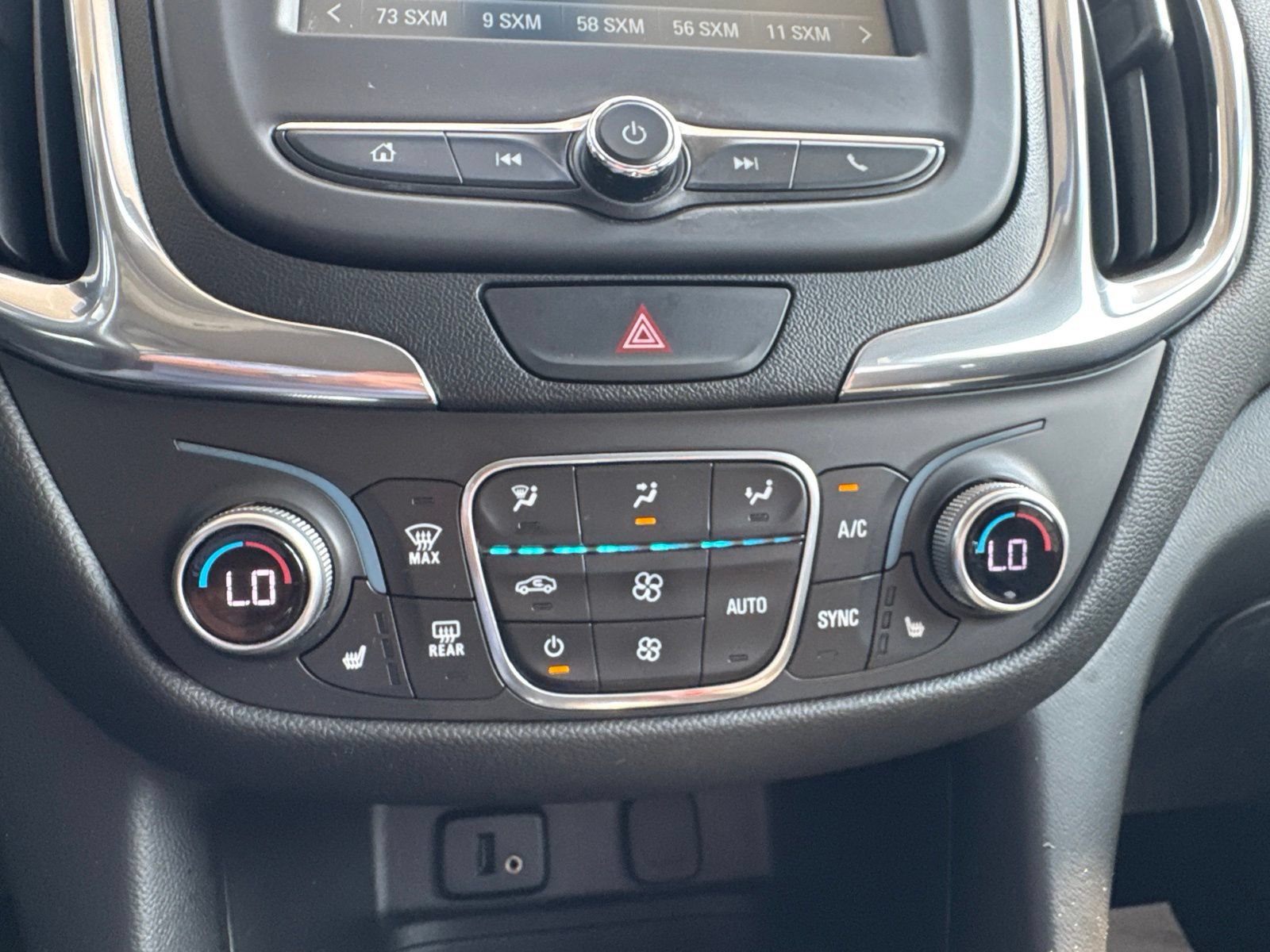Used 2018 Chevrolet Equinox LT AWD/4WD image 26