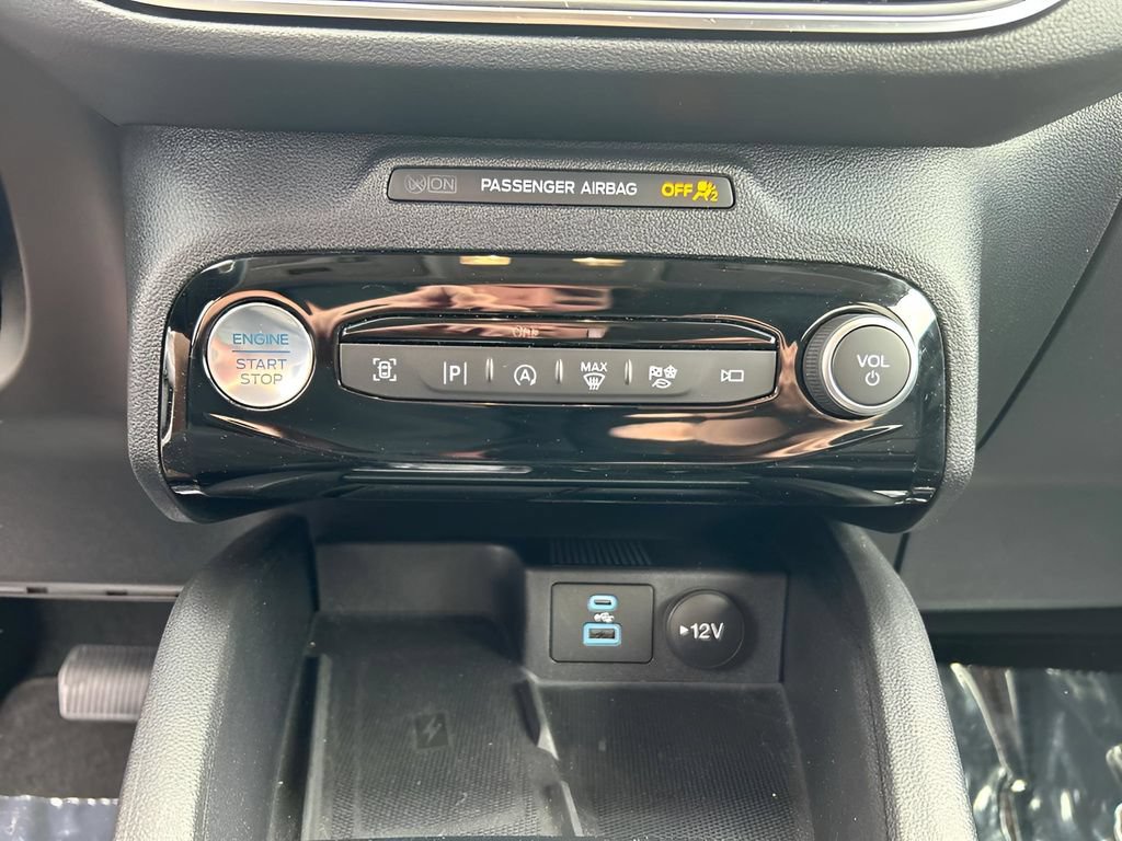Certified 2023 Ford Escape Platinum AWD/4WD image 16