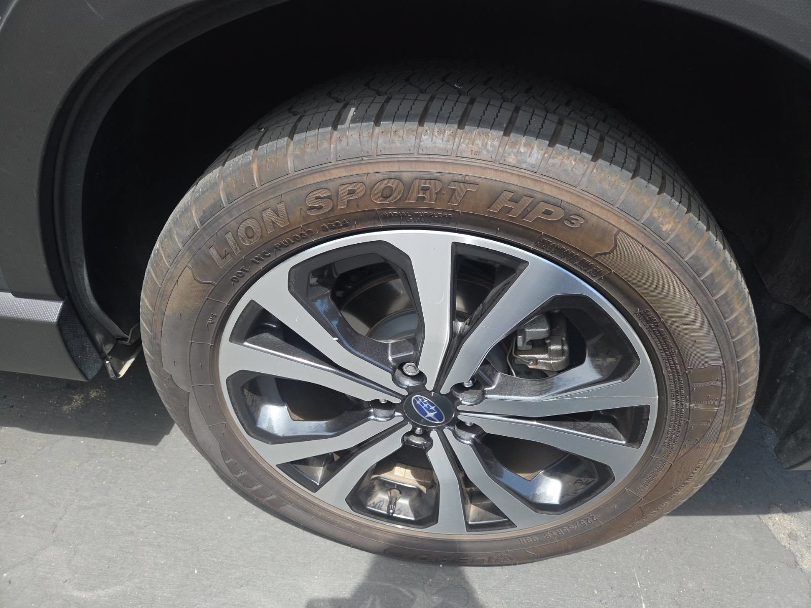 Used 2023 Subaru Forester Limited w/ Popular Package #2 AWD/4WD image 9