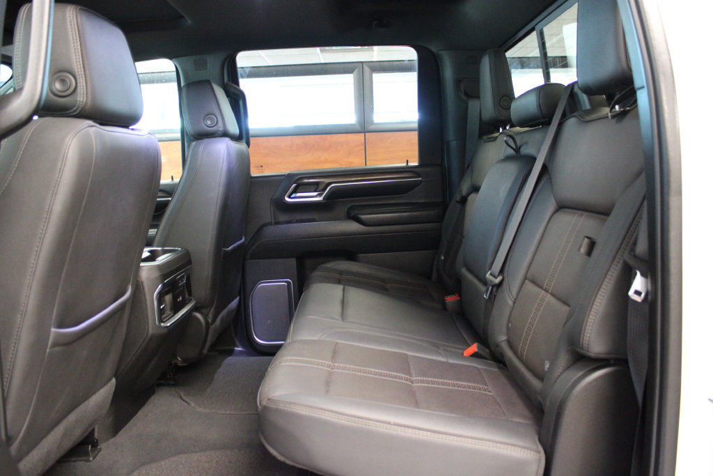 Used 2024 Chevrolet Silverado 3500 High Country w/ High Country Premium Package AWD/4WD image 35
