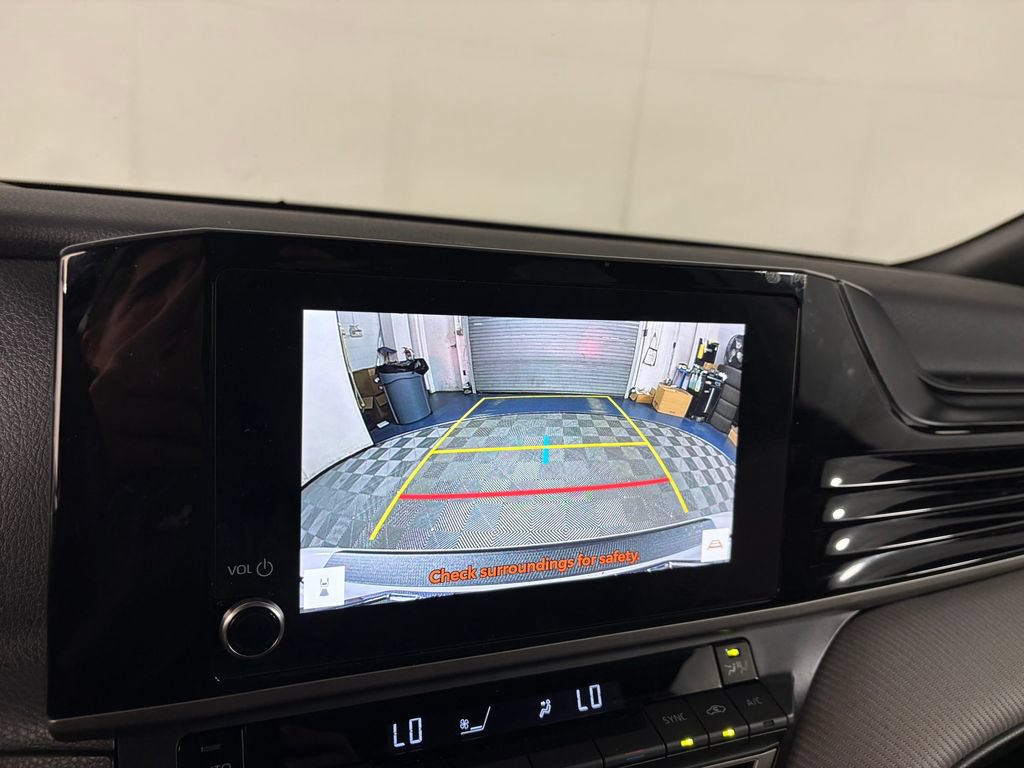 Used 2026 Toyota Camry SE AWD/4WD image 19