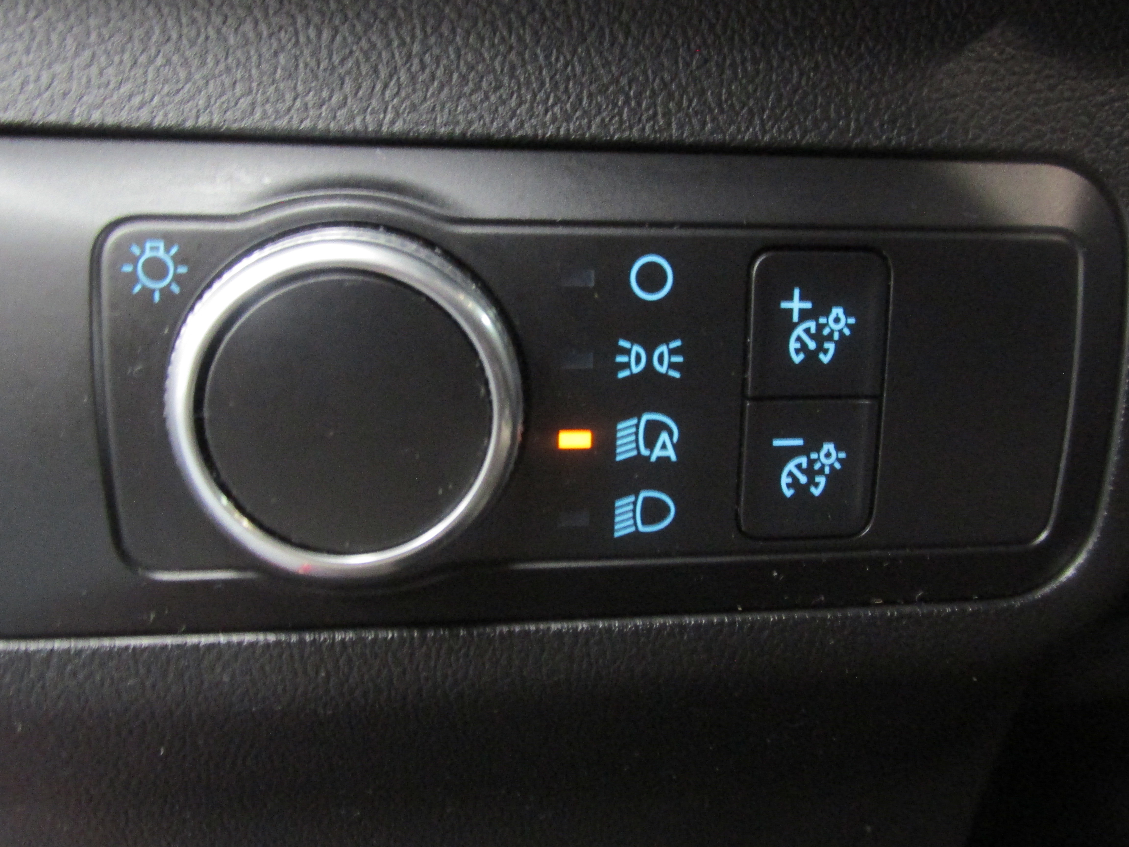 Certified 2021 Ford Escape SE w/ SE Sport Appearance Package image 28