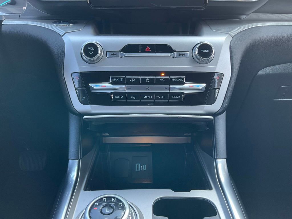 Certified 2022 Ford Explorer XLT w/ Equipment Group 202A image 85