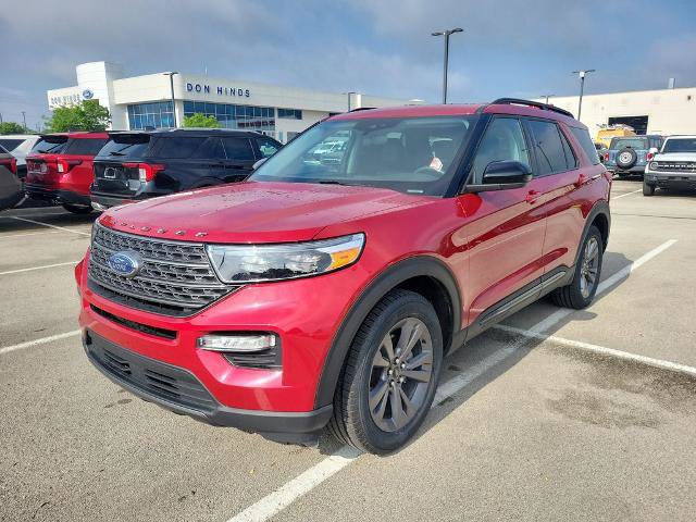 Certified 2024 Ford Explorer XLT w/ Equipment Group 202A AWD/4WD image 3