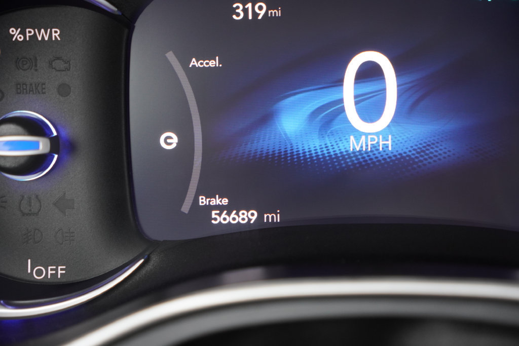 Used 2024 Chrysler Pacifica Limited FWD image 38