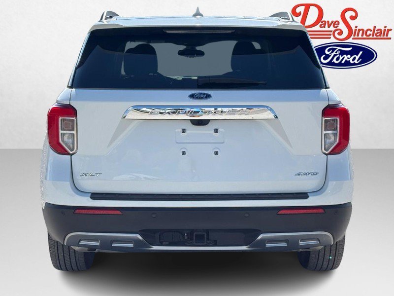 Certified 2024 Ford Explorer XLT w/ Equipment Group 202A AWD/4WD image 8