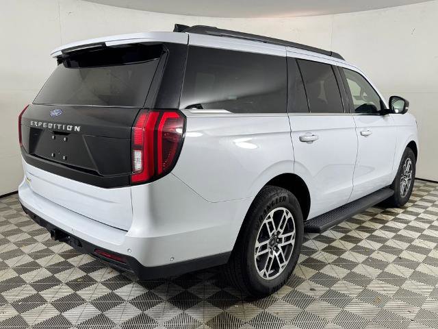 Certified 2025 Ford Expedition Active RWD image 4