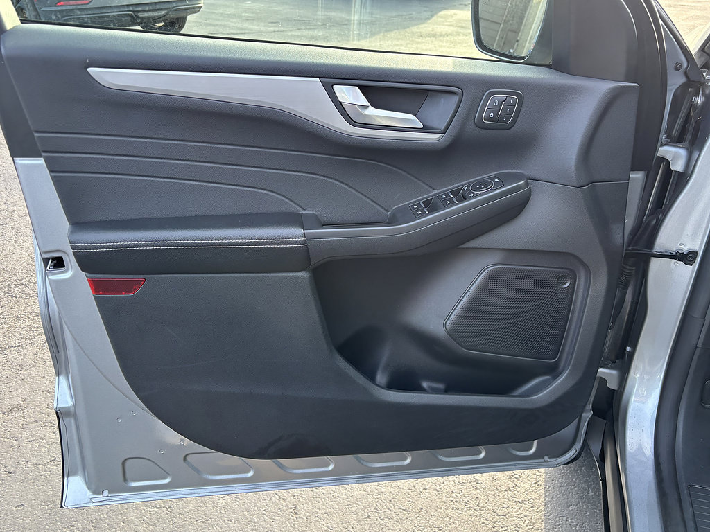 Certified 2024 Ford Escape Platinum AWD/4WD image 13