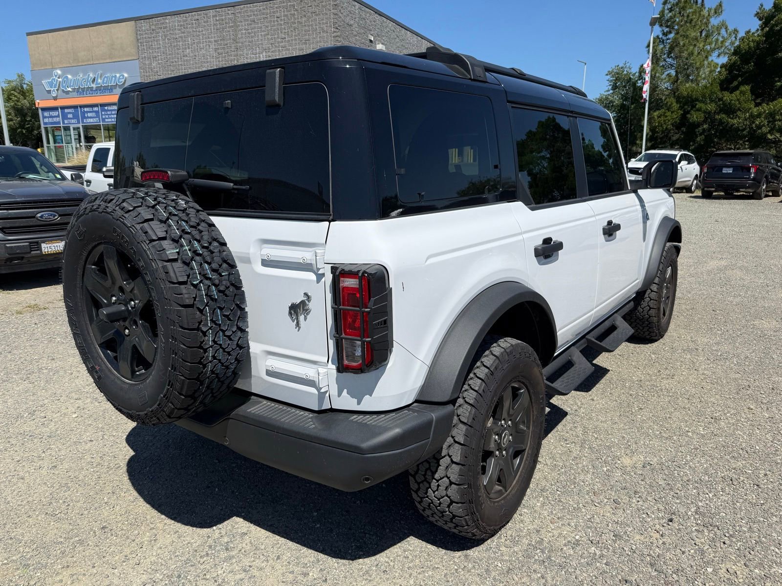 Certified 2024 Ford Bronco Black Diamond AWD/4WD image 5