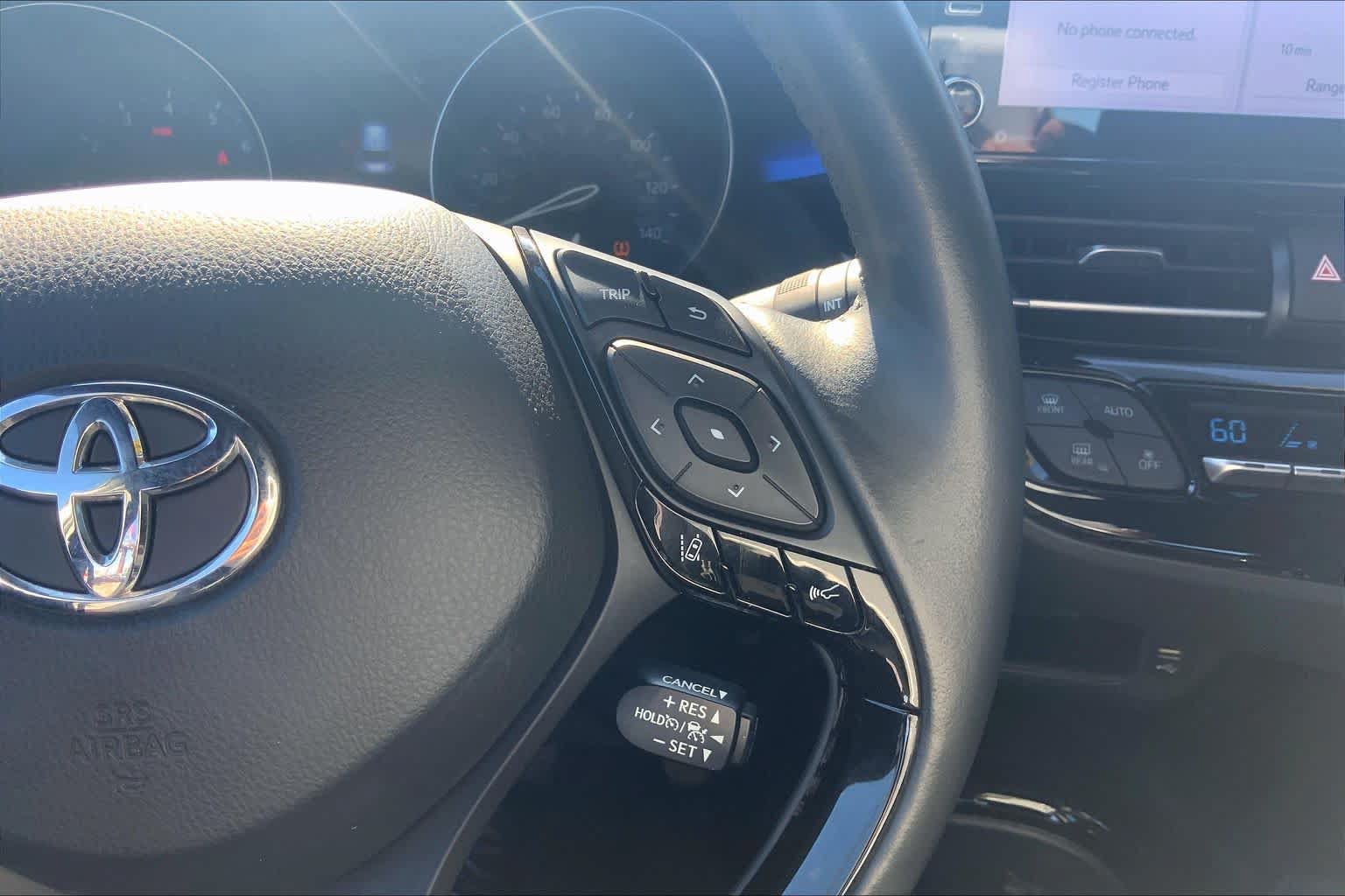 Used 2022 Toyota C-HR XLE FWD image 24
