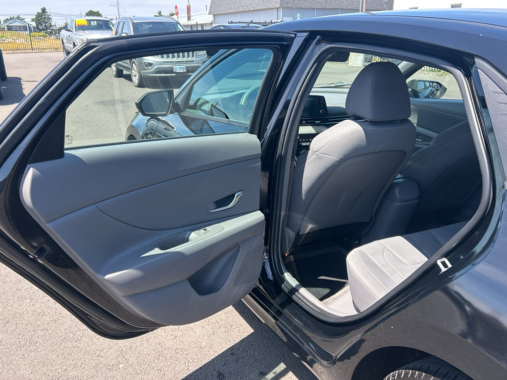 Used 2021 Hyundai Elantra SEL FWD image 30