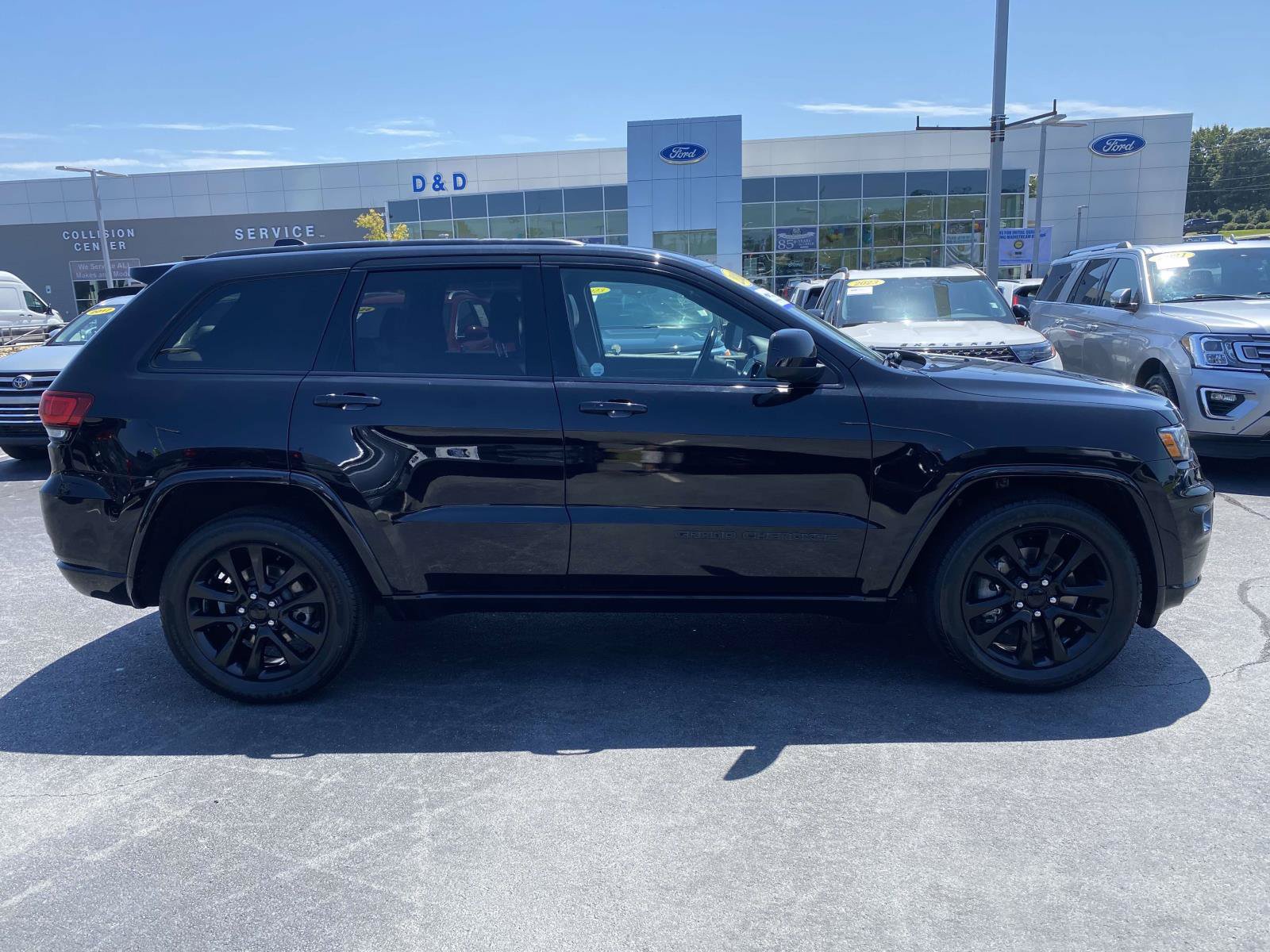 Used 2021 Jeep Grand Cherokee Laredo X RWD image 8