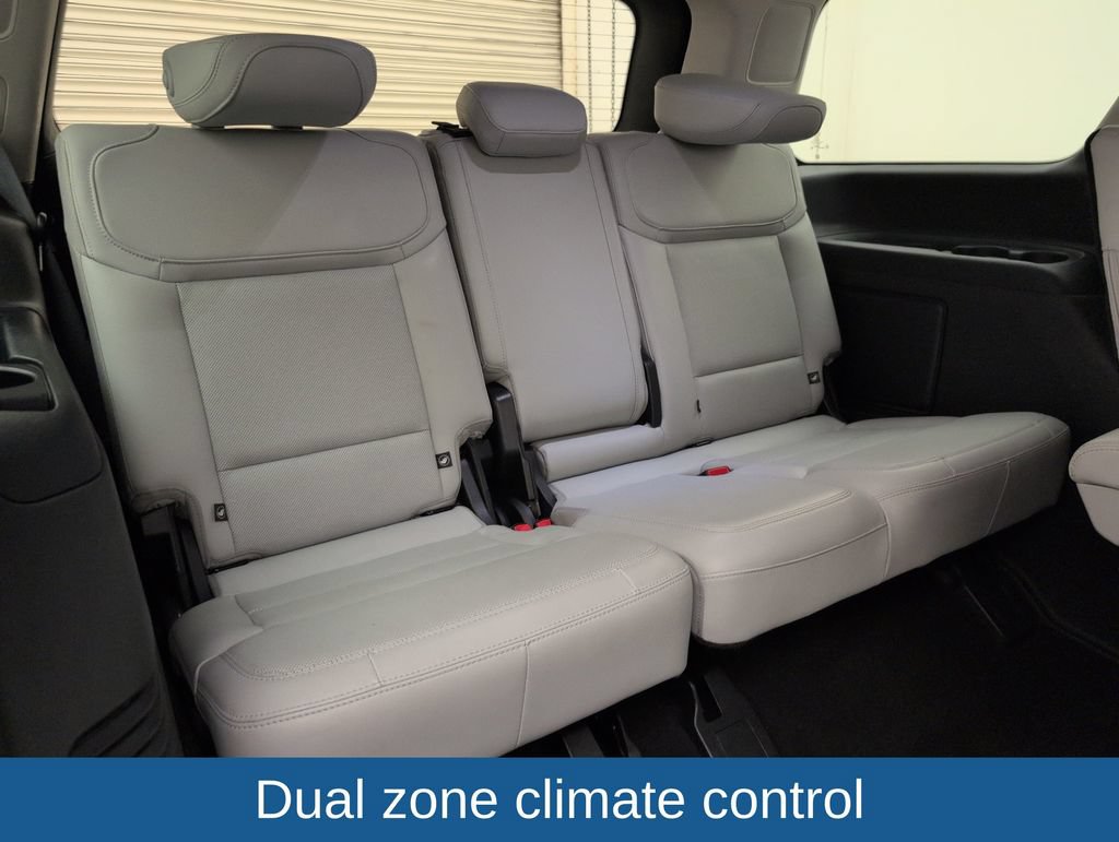 Certified 2025 Ford Expedition Platinum w/ Driver's Package AWD/4WD image 18