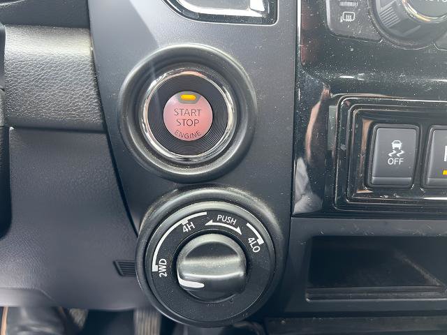 Used 2020 Nissan Titan PRO-4X AWD/4WD image 23
