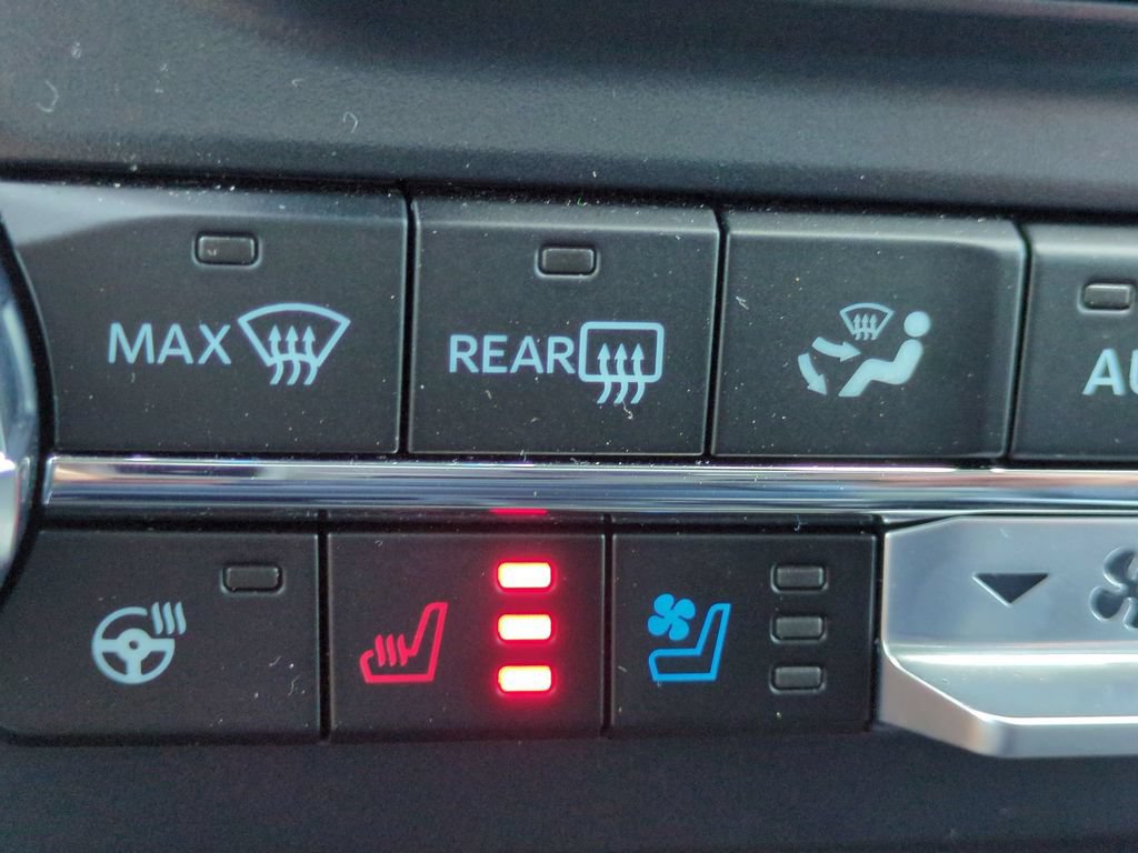 Certified 2024 Ford F250 Lariat w/ Lariat Ultimate Package AWD/4WD image 28