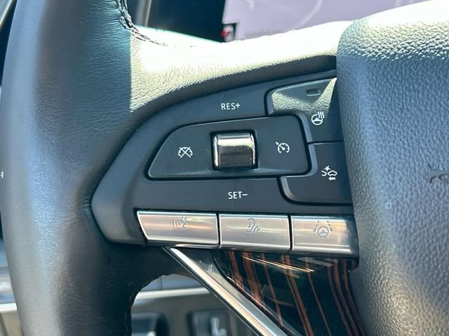 Used 2024 Cadillac Escalade ESV Premium Luxury w/ Performance Package AWD/4WD image 34