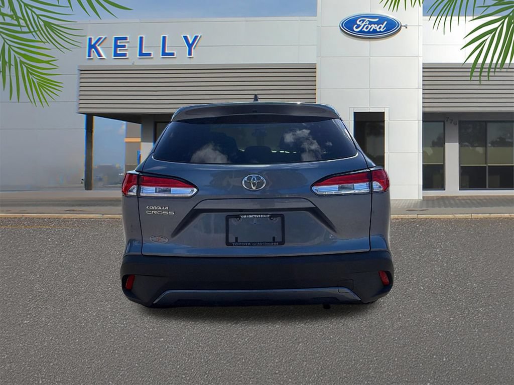 Used 2022 Toyota Corolla Cross L FWD image 4
