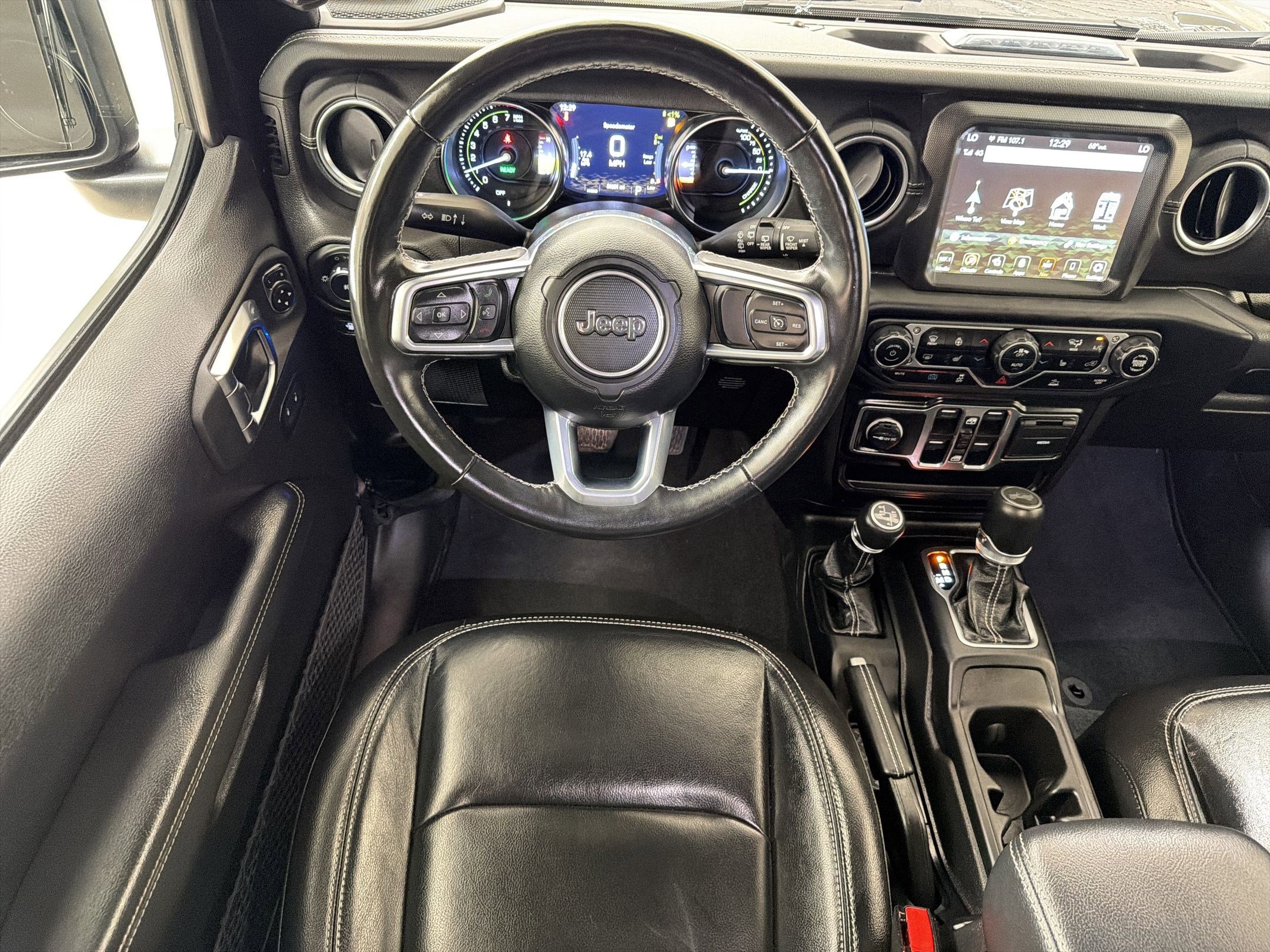 Used 2023 Jeep Wrangler Unlimited Sahara w/ Cold Weather Group AWD/4WD image 26