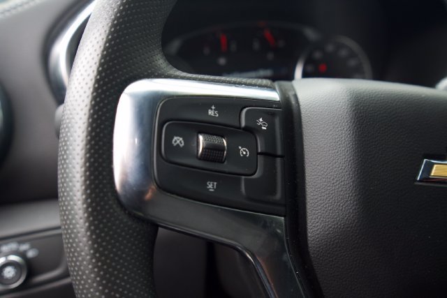 Used 2025 Chevrolet Blazer LT FWD image 18