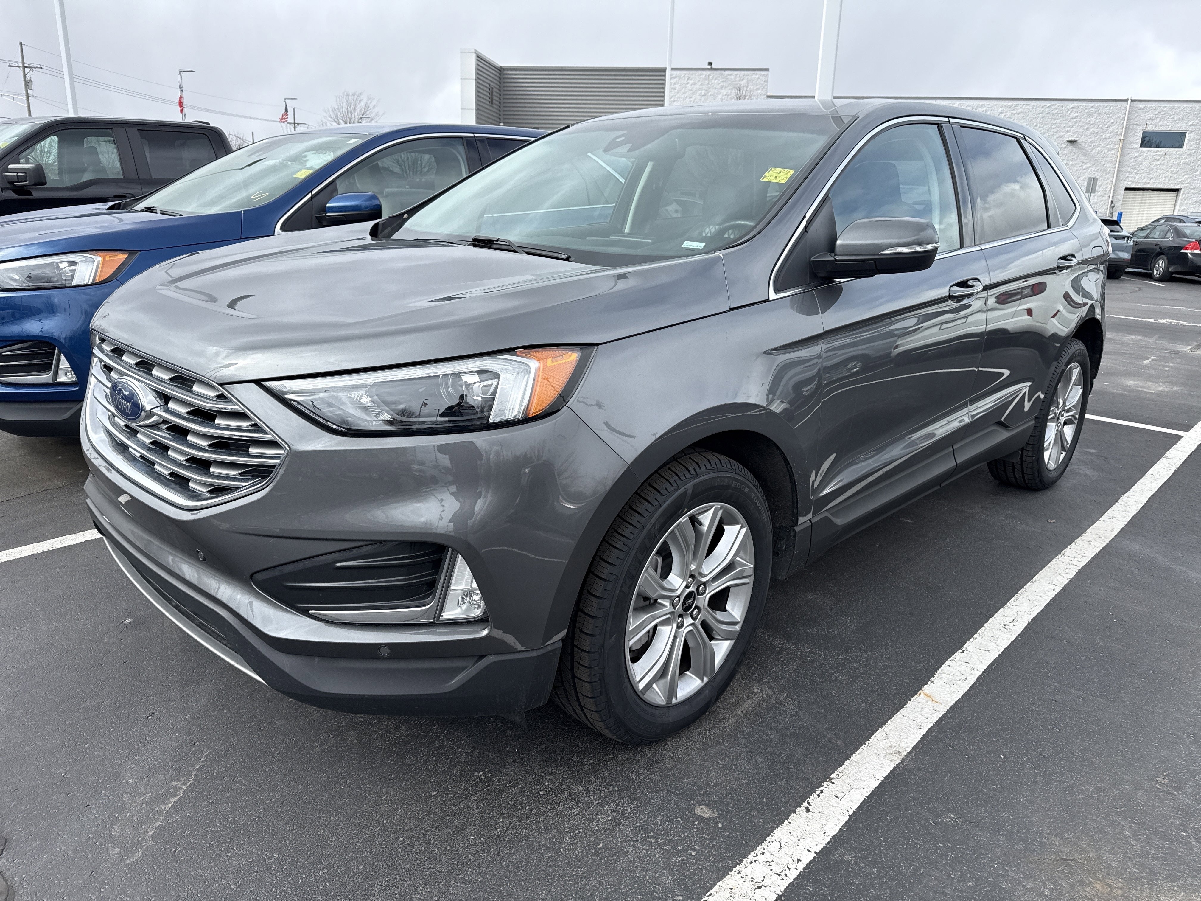 Certified 2023 Ford Edge Titanium image 2