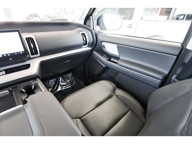 Certified 2025 Ford Expedition Active AWD/4WD image 9