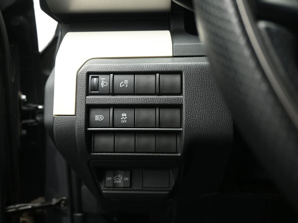 Used 2024 Toyota Tacoma TRD Off-Road image 34