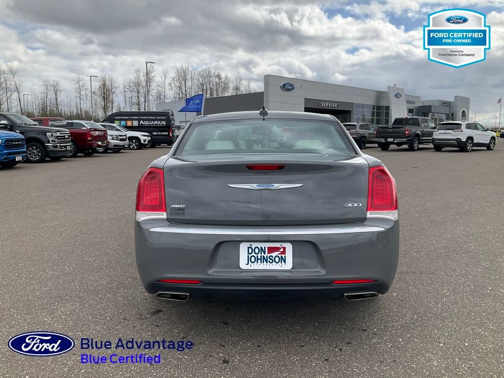 Used 2017 Chrysler 300 Limited AWD/4WD image 21