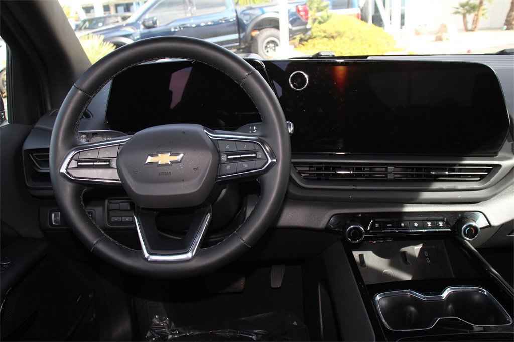 Used 2025 Chevrolet Silverado EV LT image 14