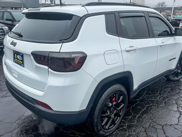 Used 2025 Jeep Compass Latitude w/ Altitude Special Edition image 5