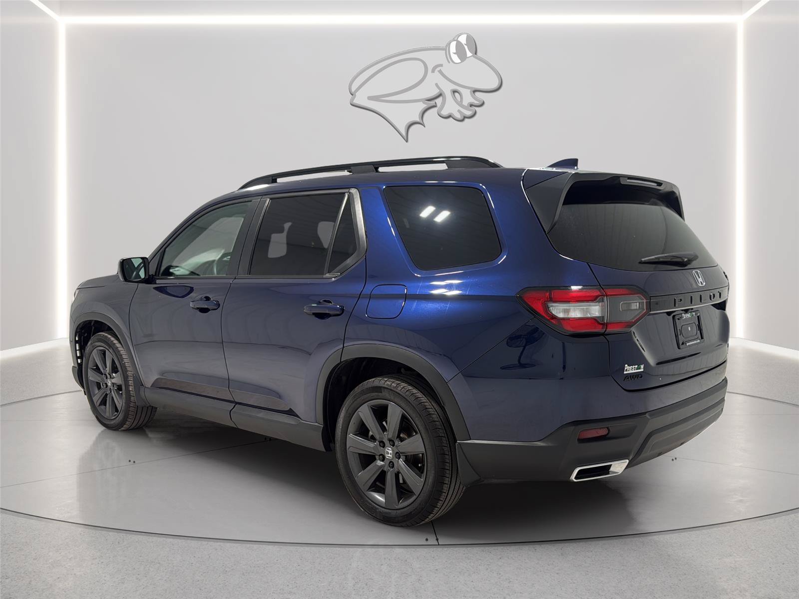 Used 2025 Honda Pilot Sport image 6