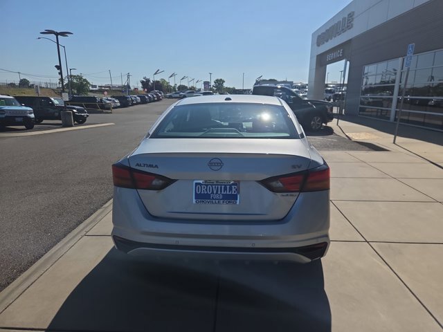 Used 2024 Nissan Altima 2.5 SV FWD image 4