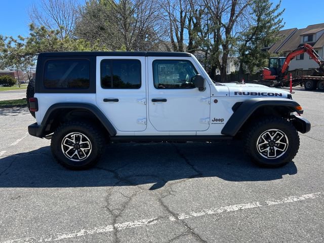 Used 2025 Jeep Wrangler Unlimited Rubicon AWD/4WD image 9