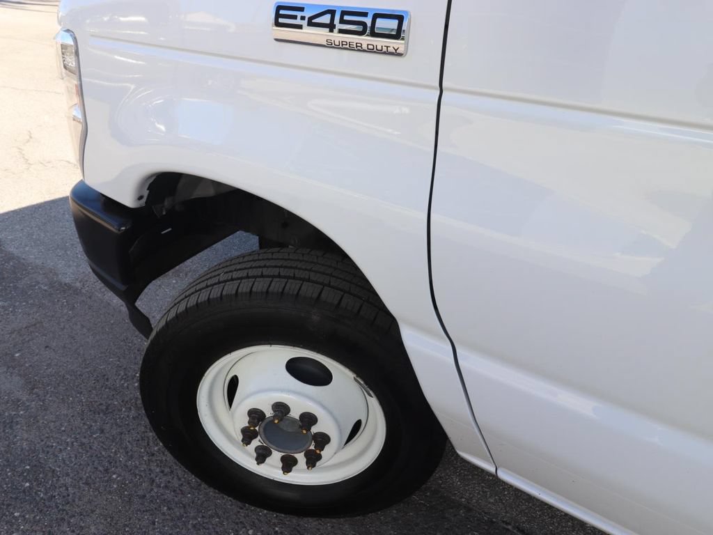 Certified 2024 Ford E-450 and Econoline 450 Super Duty w/ Power Windows & Locks Group RWD image 16